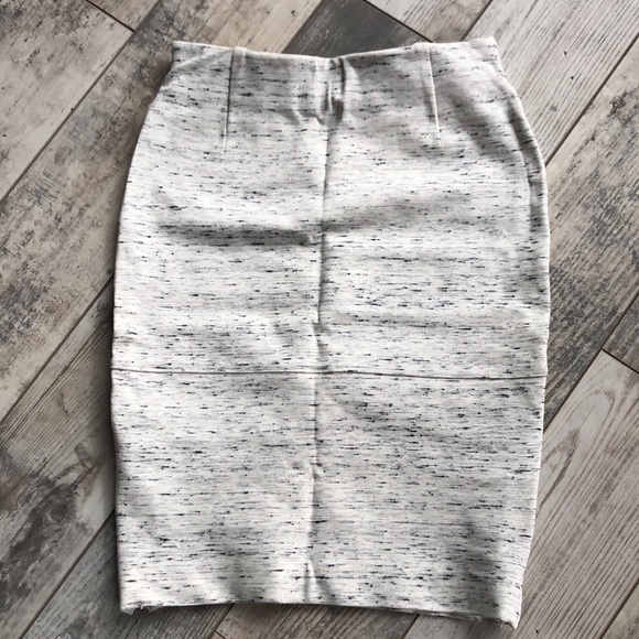 Wilfred Skirt - Picture 4 of 5